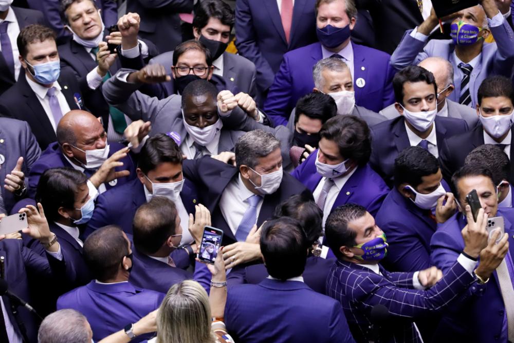 “Se Bolsonaro não for útil, o Centrão se livra dele”, diz cientista político 12 se bolsonaro nao for util o centrao se livra dele diz cientista politico img2