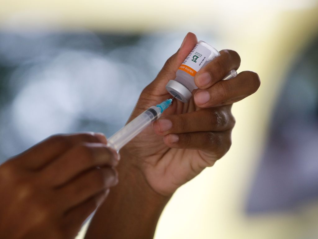 Brasil registra duas vezes mais pessoas brancas vacinadas que negras 60 brasil registra duas vezes mais pessoas brancas vacinadas que negras img3 1