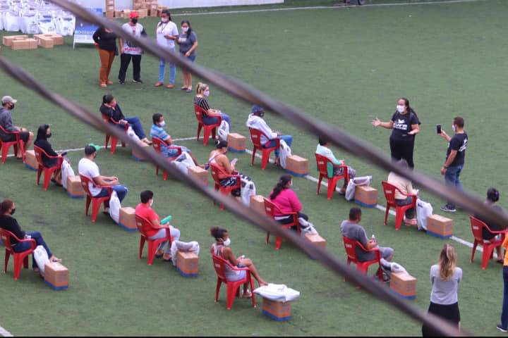 Na linha de frente contra a Covid-19, mulheres lutam para se apoiar em favelas do Brasil 11 na linha de frente contra a covid 19 mulheres lutam para se apoiar em favelas do brasil img3