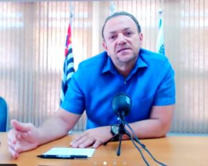 Edinho Silva é reempossado como vice-presidente de Economia Solidária da Frente Nacional de Prefeitos (FNP) 4 Edinho Silva prefeito de AraraquaraSP e vice presidente da Frente Nacional de Prefeitos FNP. 300x240 1