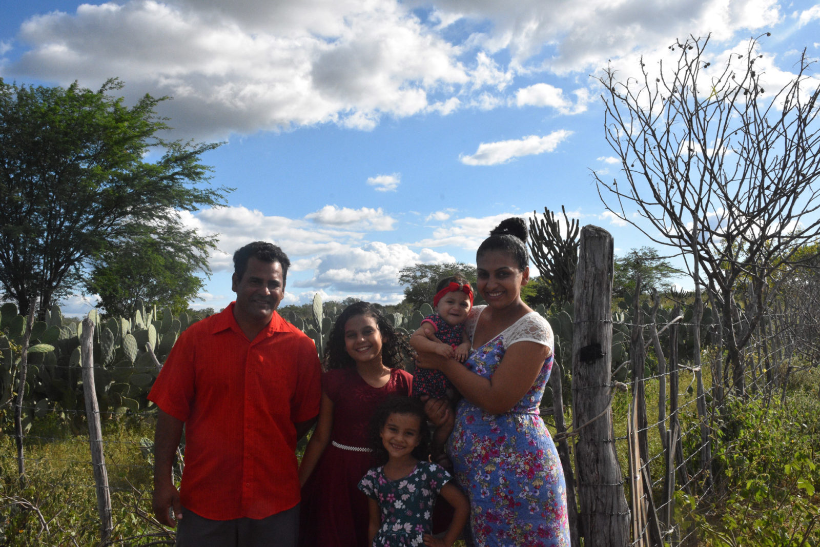 As novas batalhas em Canudos 125 anos depois do massacre incitado por fake news 13 estefane e familia 1600x1067 1