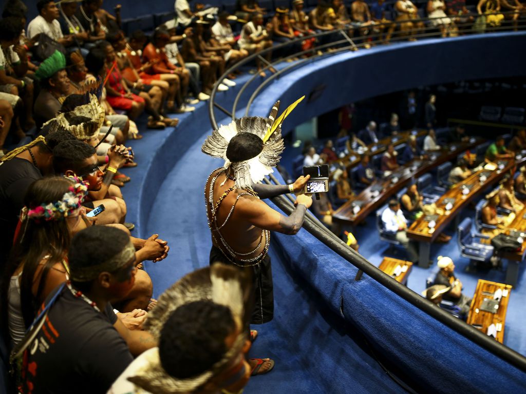 “Ataque aos índios não veio agora”, diz procurador da 1ª condenação por genocídio no país 10 Povos indígenas ocupam diversas cadeiras durante sessão no Senado Federal em 2019