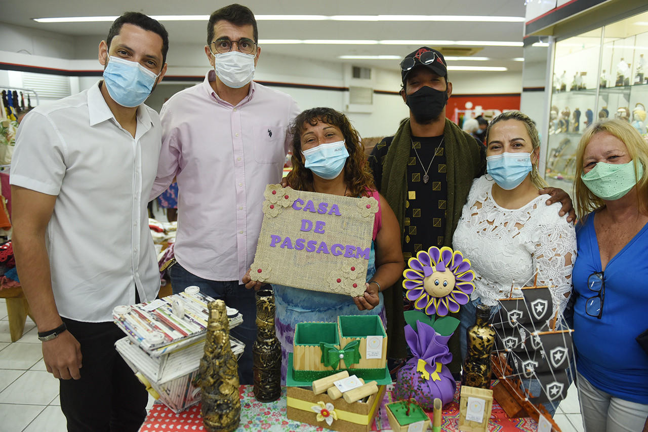 Loja “Encontro das Artes” com produtos da Economia Solidária no Centro de Campos/RJ 11 3df95603d578feac2c748de16de84ed3