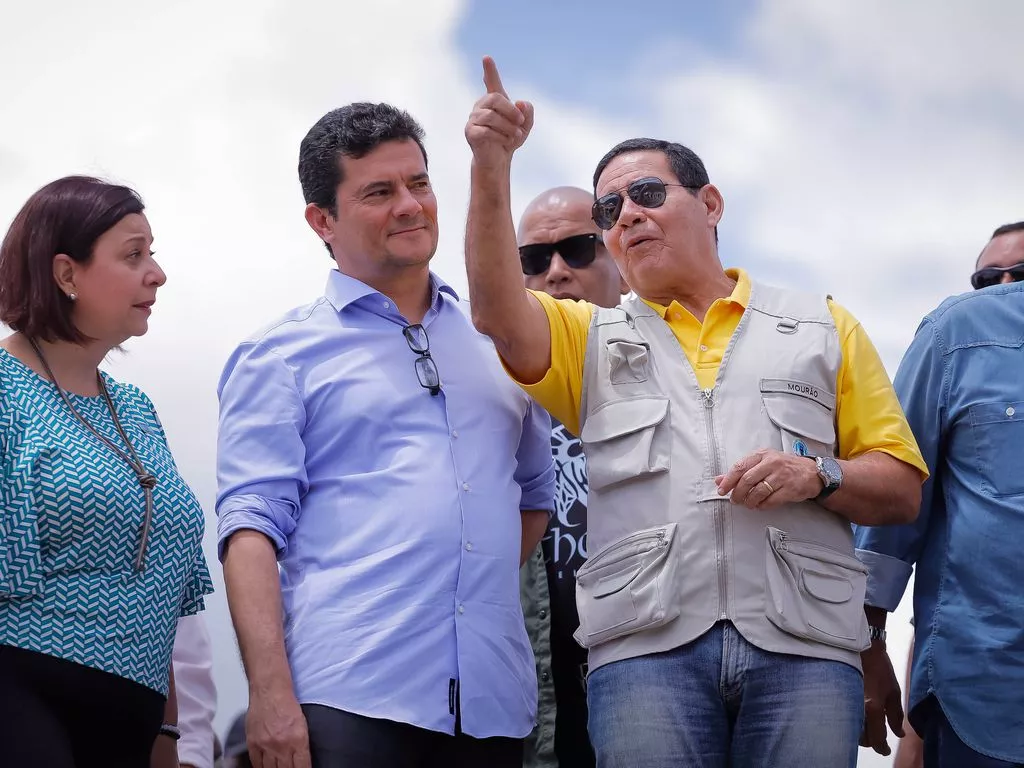 Com generais na plateia, filiação de Moro aponta para divisão eleitoral de militares 8 foto moro mourao bruno batista vpr