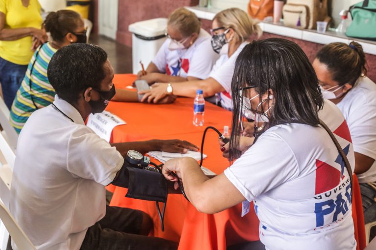 Caravana leva serviços de saúde e direitos humanos para o bairro do Telégrafo em Belém (PA). Atendimento. Saúde. Servidor público. Exames. Prevenção. Diabetes.