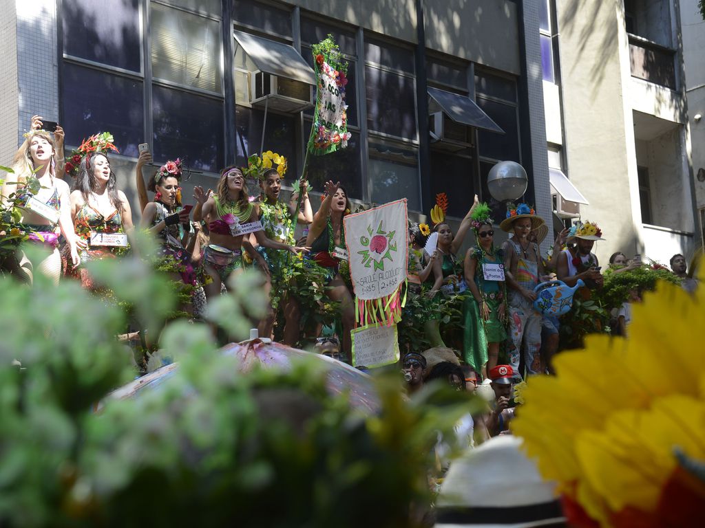 Capa_Luiz Simas “Ataque ao carnaval público gerou o fortalecimento do carnaval privado”