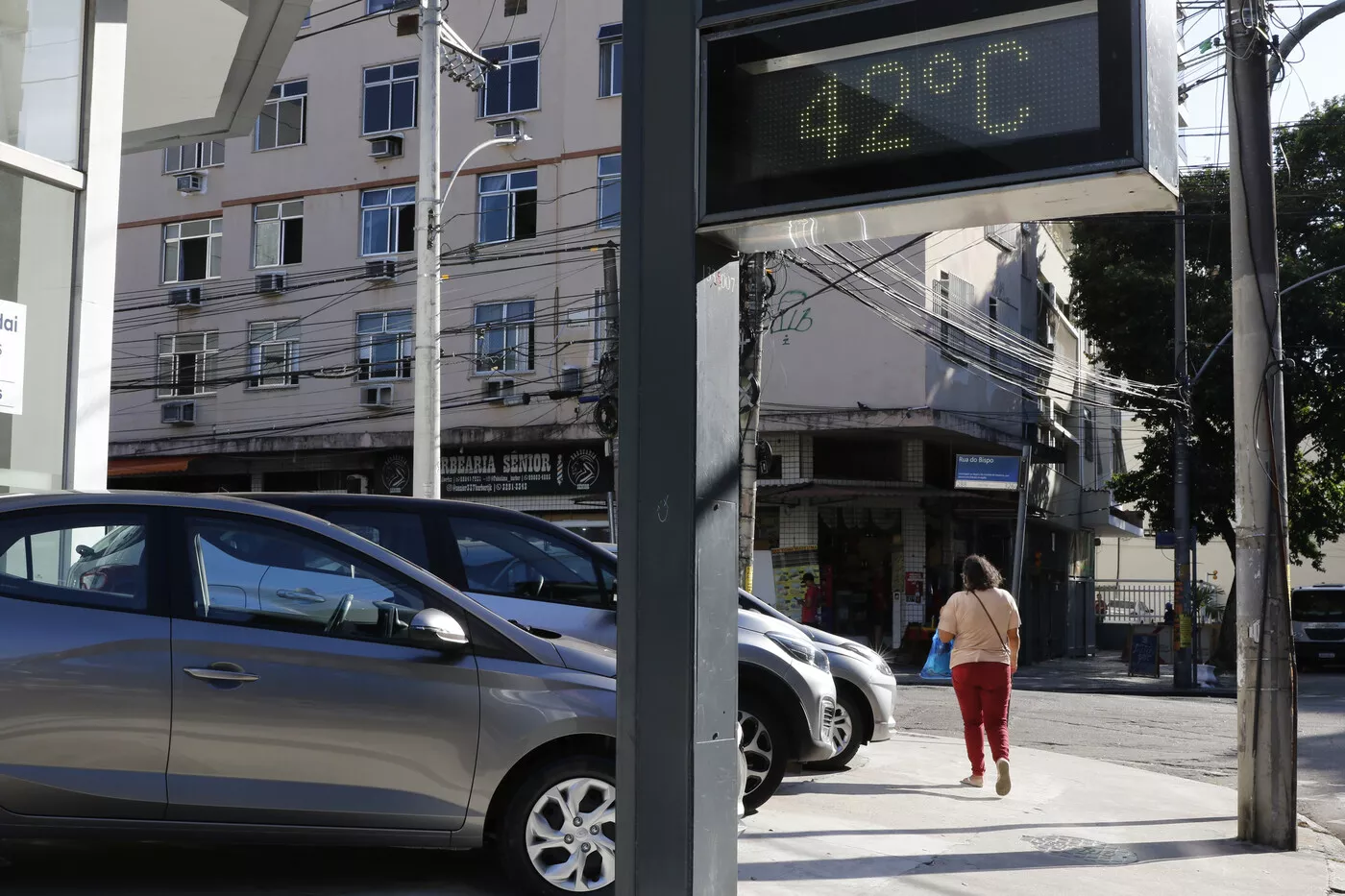 Brasil tem “papel estratégico de segurança climática”, diz ex-ministra Izabella Teixeira 52 Termômetro de rua na Tijuca registra onda de calor que atinge o Rio de Janeiro, pelo terceiro dia consecutivo, a capital mais quente do país.