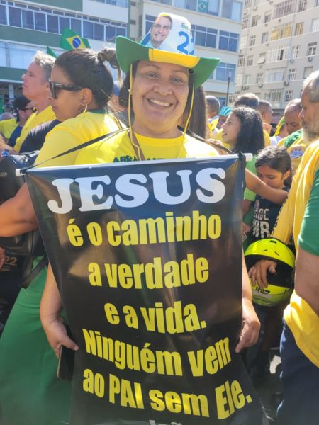 No RJ, cristãos conservadores levaram trios e ônibus cheios de fiéis para ato bolsonarista 10 foto3 no rj cristaos conservadores levaram trios e onibus cheios de fieis para ato bolsonarista 450x600 1