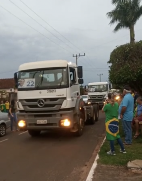 Foto1 Tem que votar no candidato do patrao trabalhadores denunciam empresarios pro Bolsonaro 473x600 1